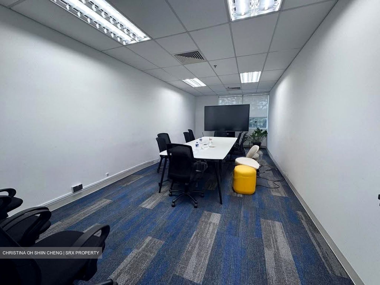 Moreton Logistics Centre (D5), Office #628916501
